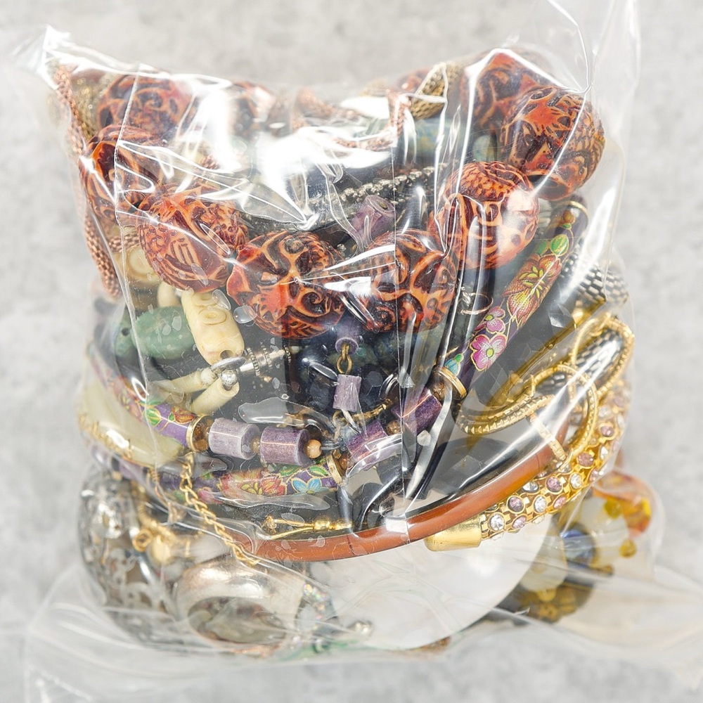 Mystery bag lot assortment 1.5 lbs fashion jewelry all wearable